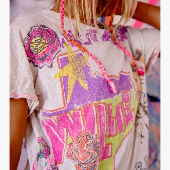 Magnolia Pearl Willie Nelson
Standing Ovation T Blue Eyes Crying in the Rain NWT - Picture 2 of 5